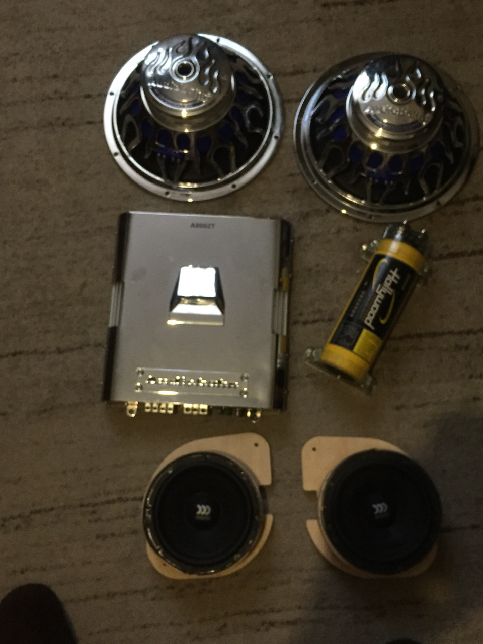Audiobahn, багажник 1