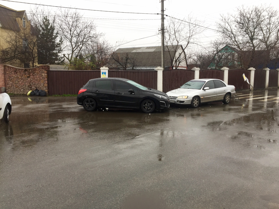 ДТП Peugeot vs Opel Omega 5