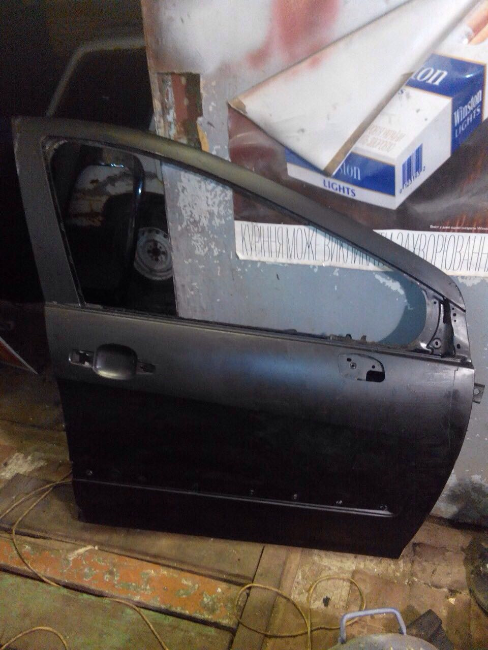 Peugeot vs Mitsubishi Pagero Wagon 4 5