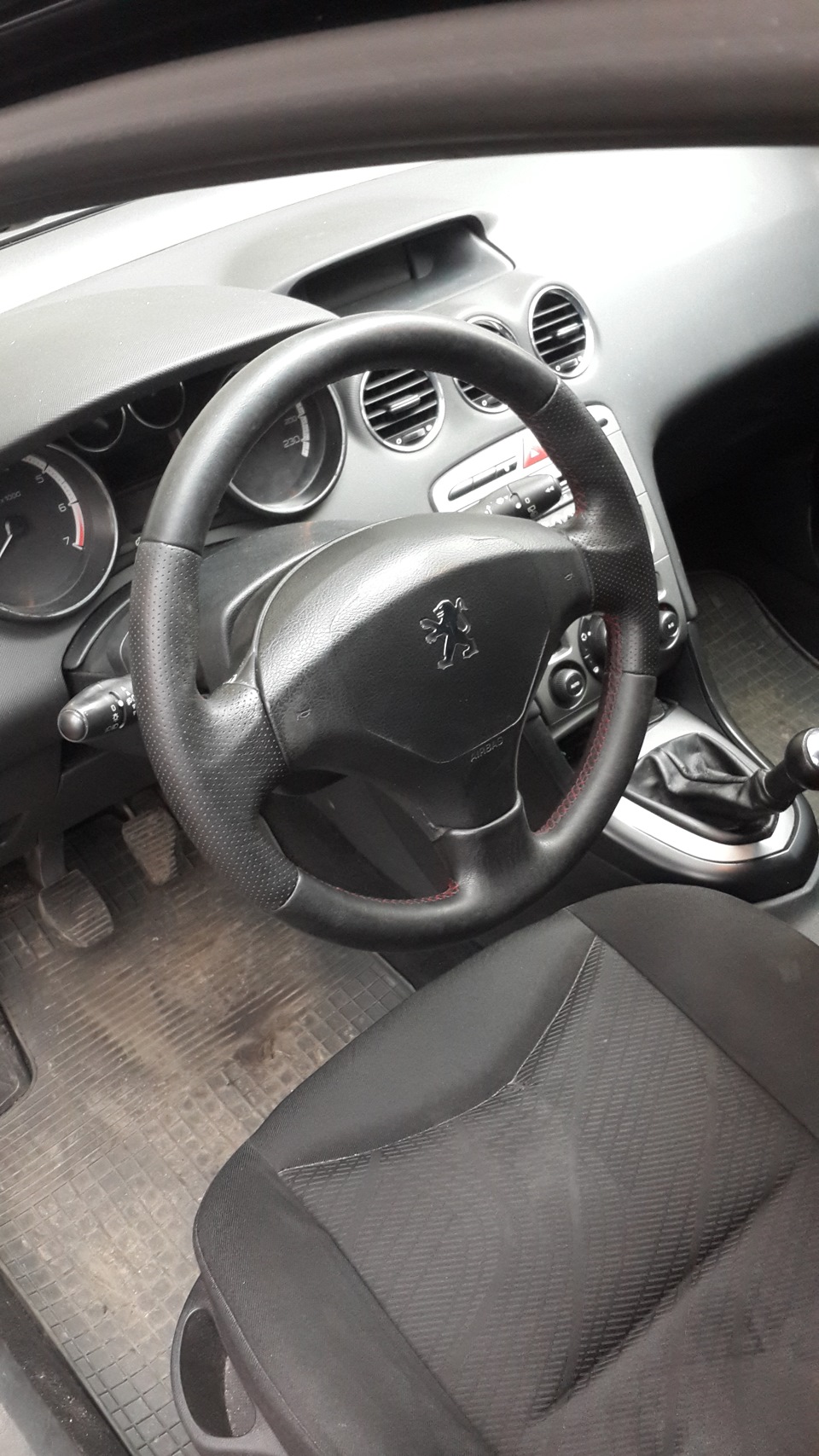 Руль RCZ 3