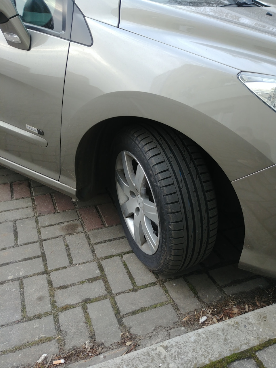 Нова гума Nokian HAKKA BLUE 2 205/55 R16 94V І борошна вибору)) 3