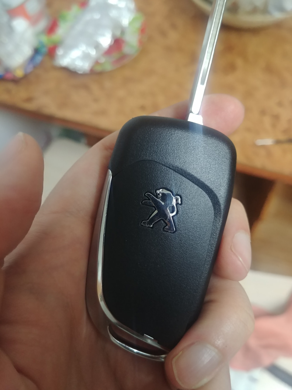 Новий корпус для ключа Пежо 308 3