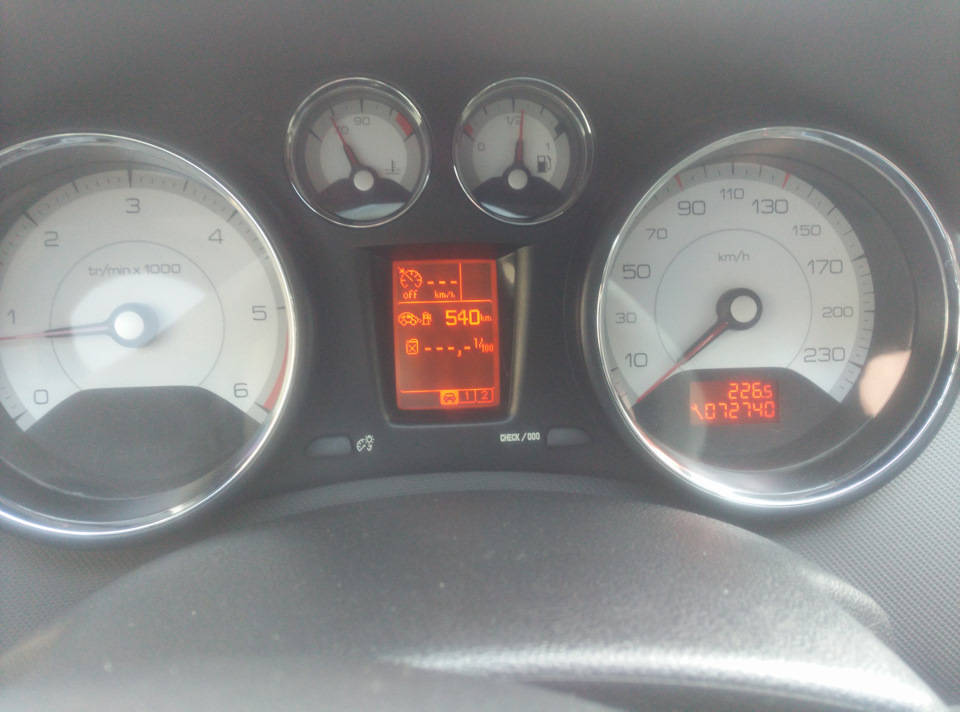 Замінив масло як завжди total quartz 5w40 1