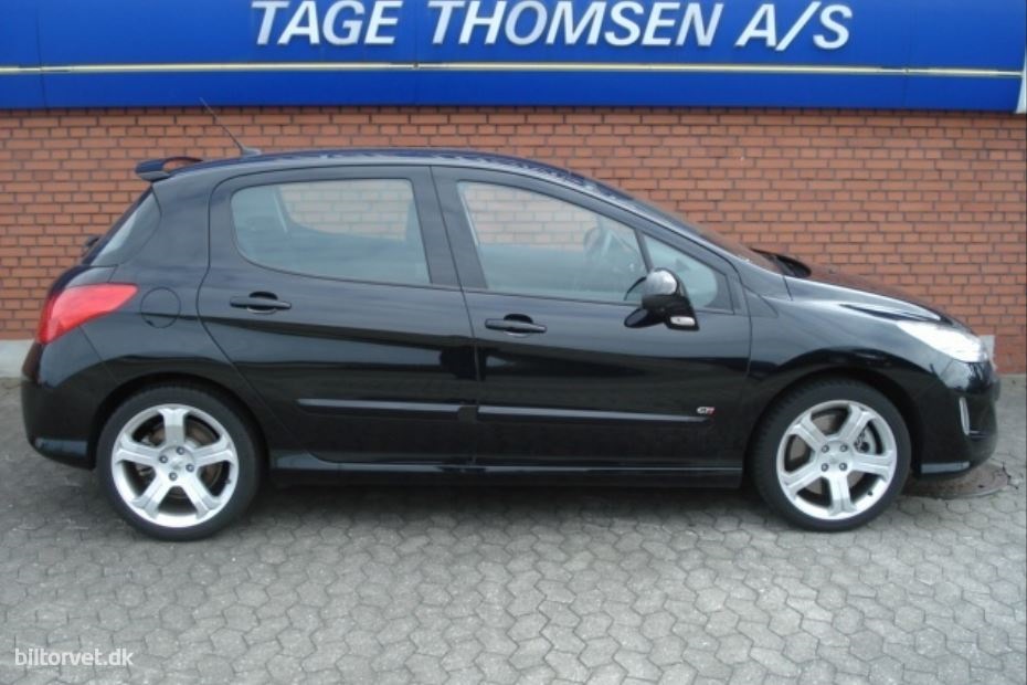 хром.накладка та спойлер Peugeot 308 5