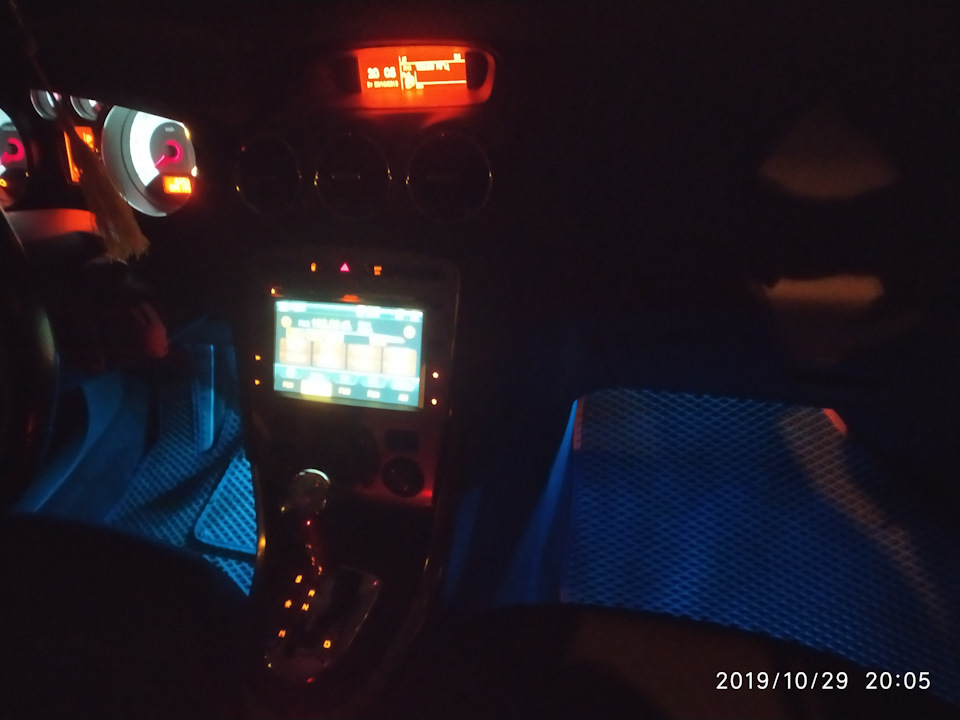 Підсвічування салону пижа 308 2