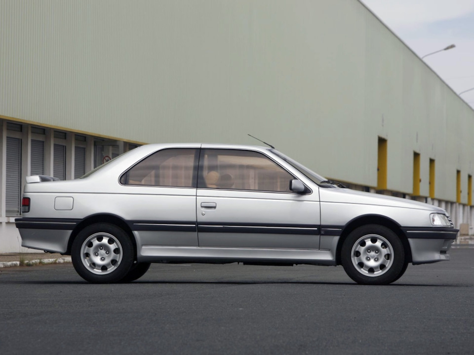 Ексклюзивна версія Peugeot 405 2