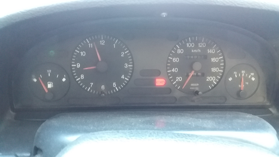 #Не горить підсвічування приладів Пежо 405 1