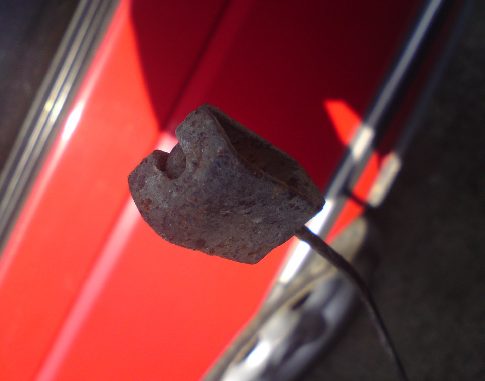 Трос ручника центральний peugeot 405 4