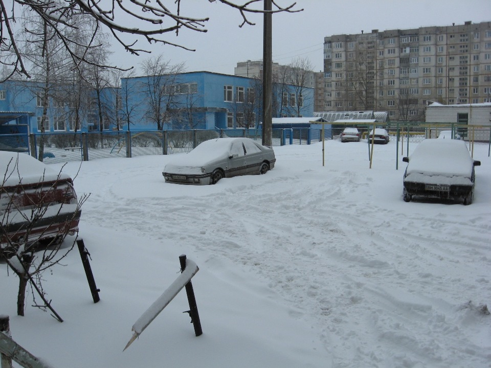Двигун розібраний (лід рушив, але снігом засипало) 1