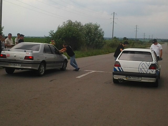 Брав участь у заїздах на 402м 2