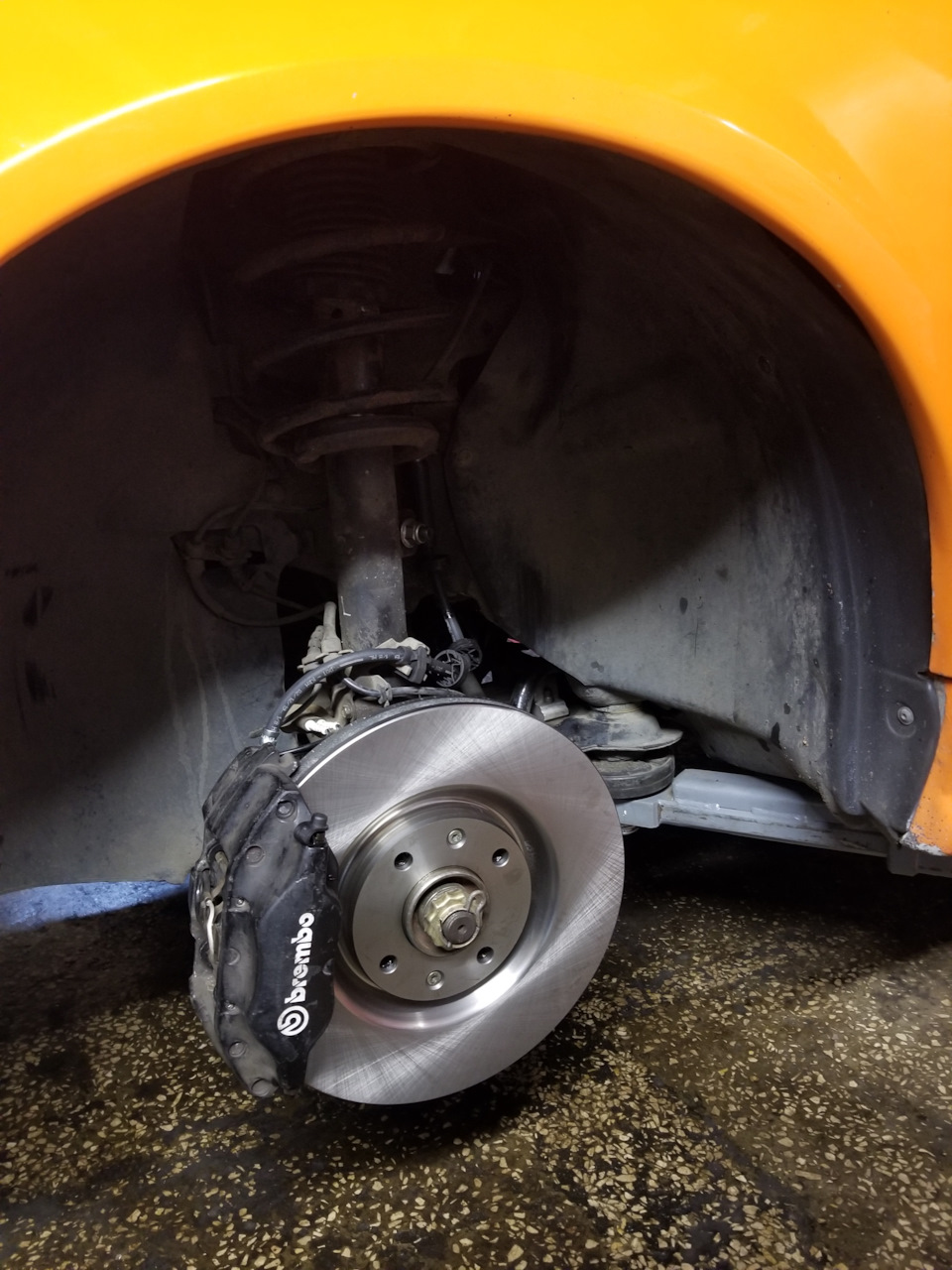 Встановлення супортів Brembo 2