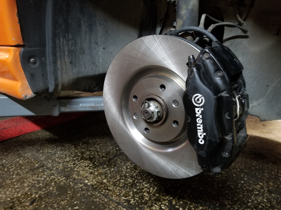 Встановлення супортів Brembo 1
