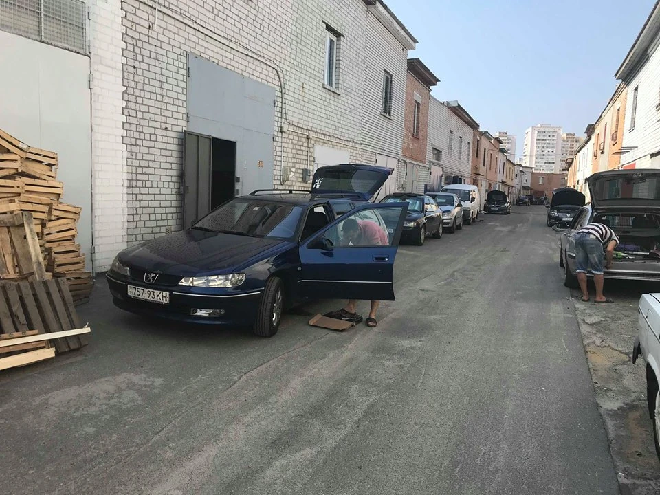 Реставрація дверних карток.