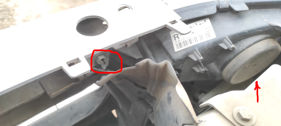 Поліровка фар Peugeot 407 SW 5
