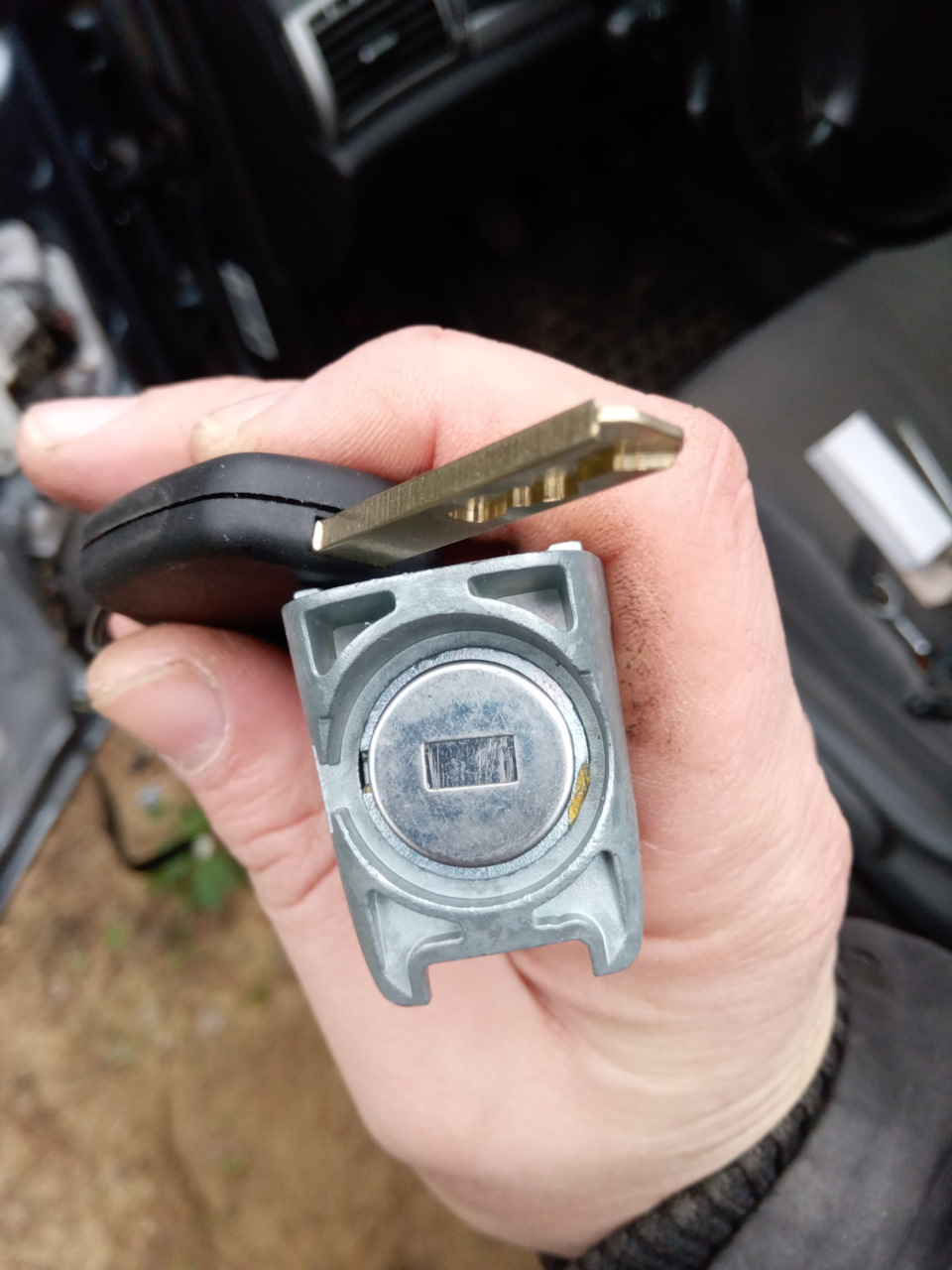 Заміна замку дверей на замок з АліЕкспрес ... за допомогою ножівки по металу) 4