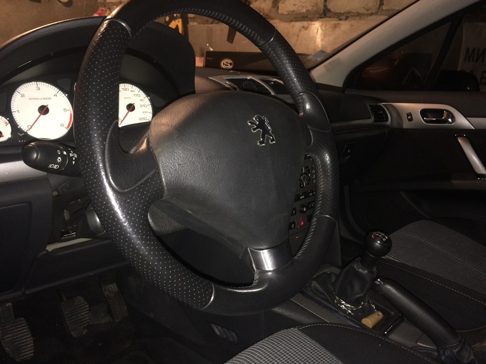Руль від Peugeot 407 Coupe 1
