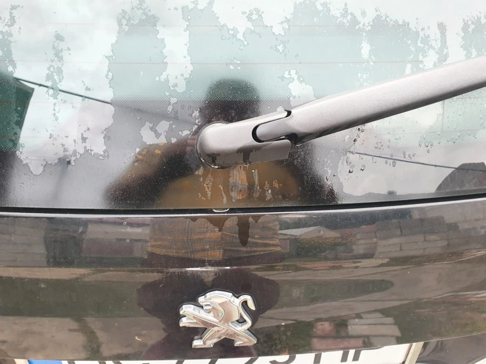 Заміна повідець заднього двірника