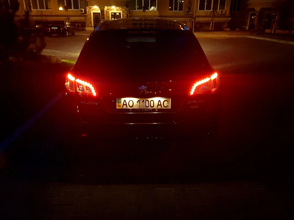 Парочка нічних фото Peugeot 508SW