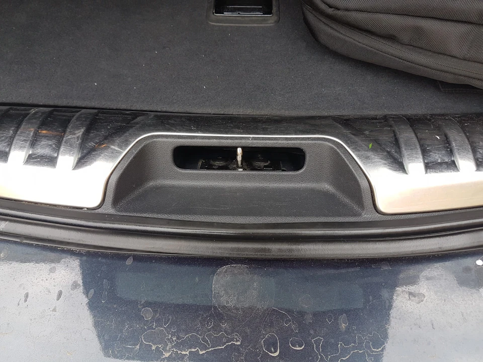 Скрип у багажнику Peugeot 508sw