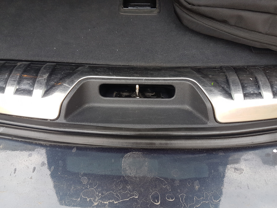 Скрип у багажнику Peugeot 508sw 1