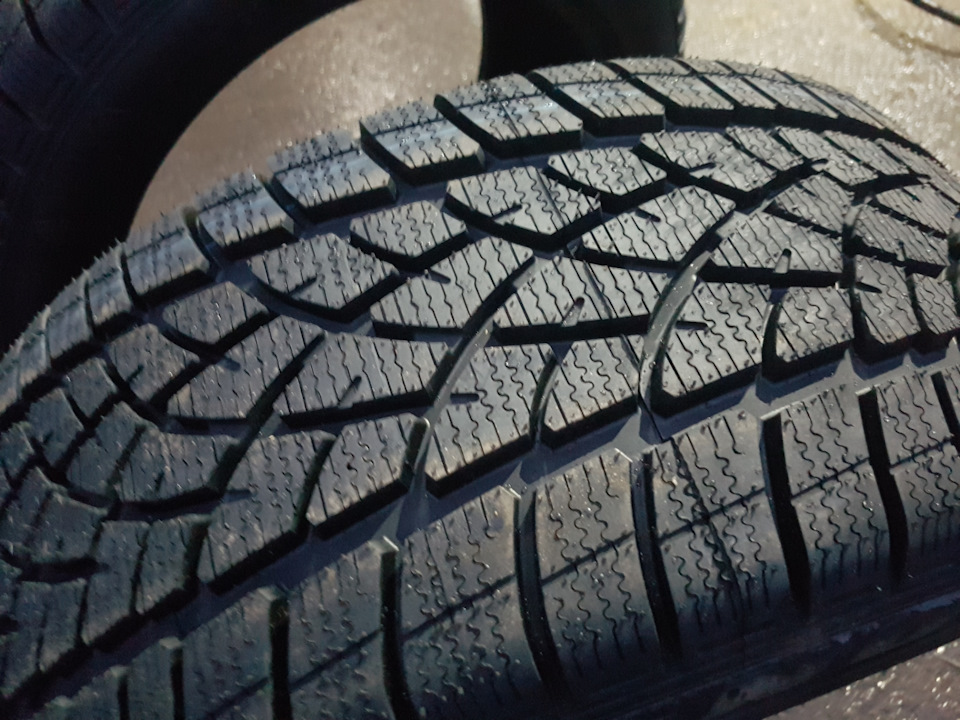 Нові зимові тапочки.) 245/45R18 1