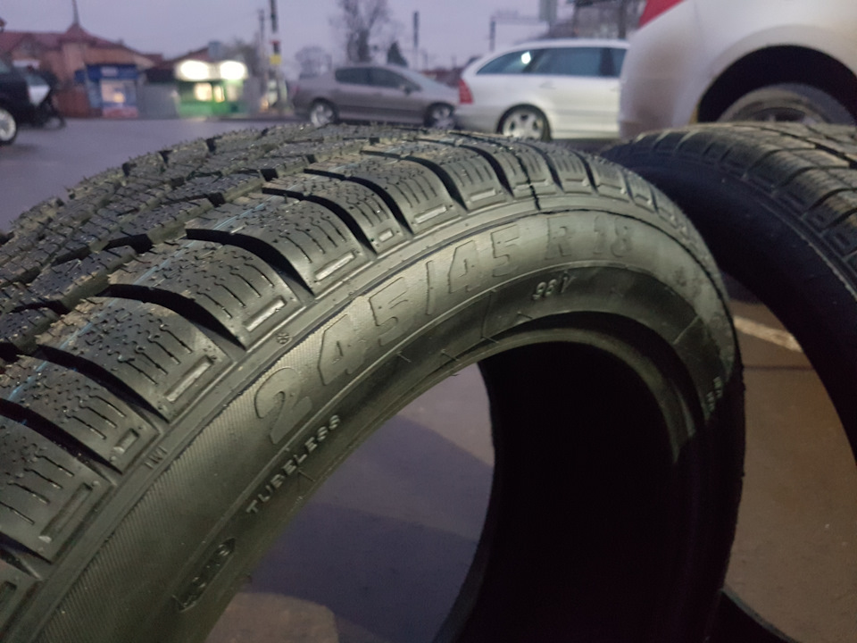 Нові зимові тапочки.) 245/45R18 4