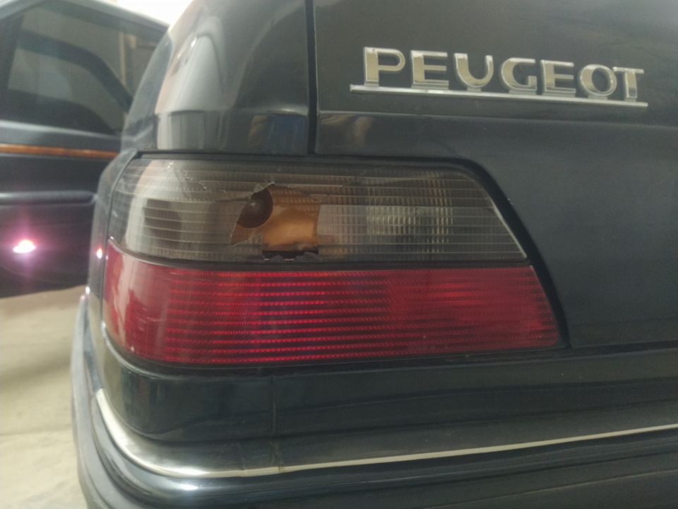 Peugeot 605 1