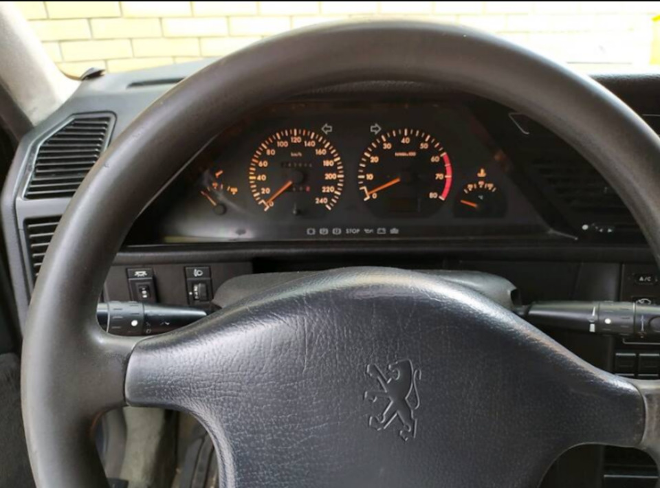 Peugeot 605 SV 3.0 12 клапанів 2-ге покоління витрата газу на 100км 1