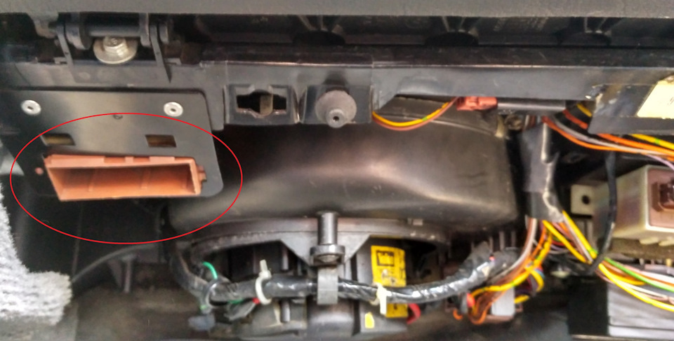 Діагностика Peugeot 605 (дорестайл) сканером PSA XS (Lexia 3). 3