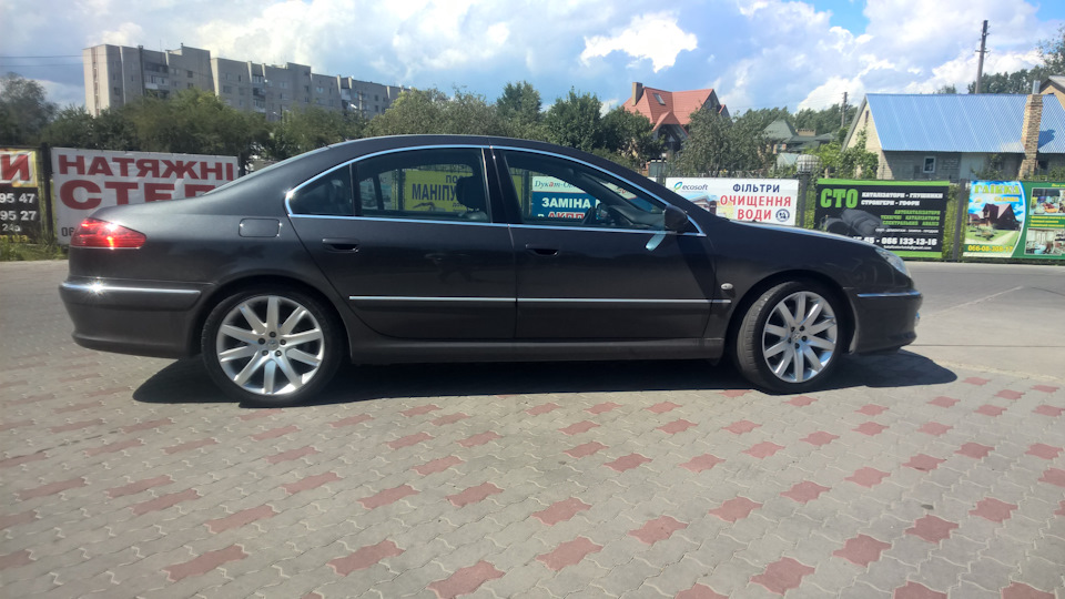 19 диски на 607. Оригінал від 407 coupe GT 245/40/19 гума. 2