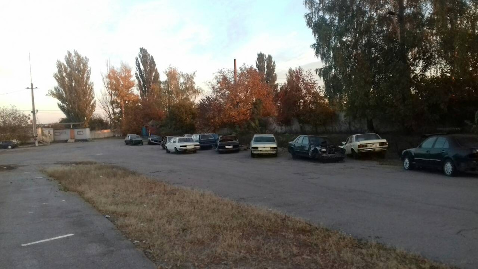 Любителям Мерседес присвячується 1