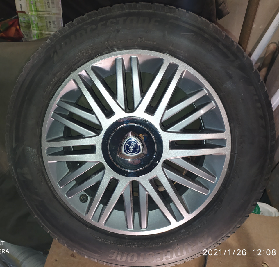 16 тапки з Lancia phedra. 2