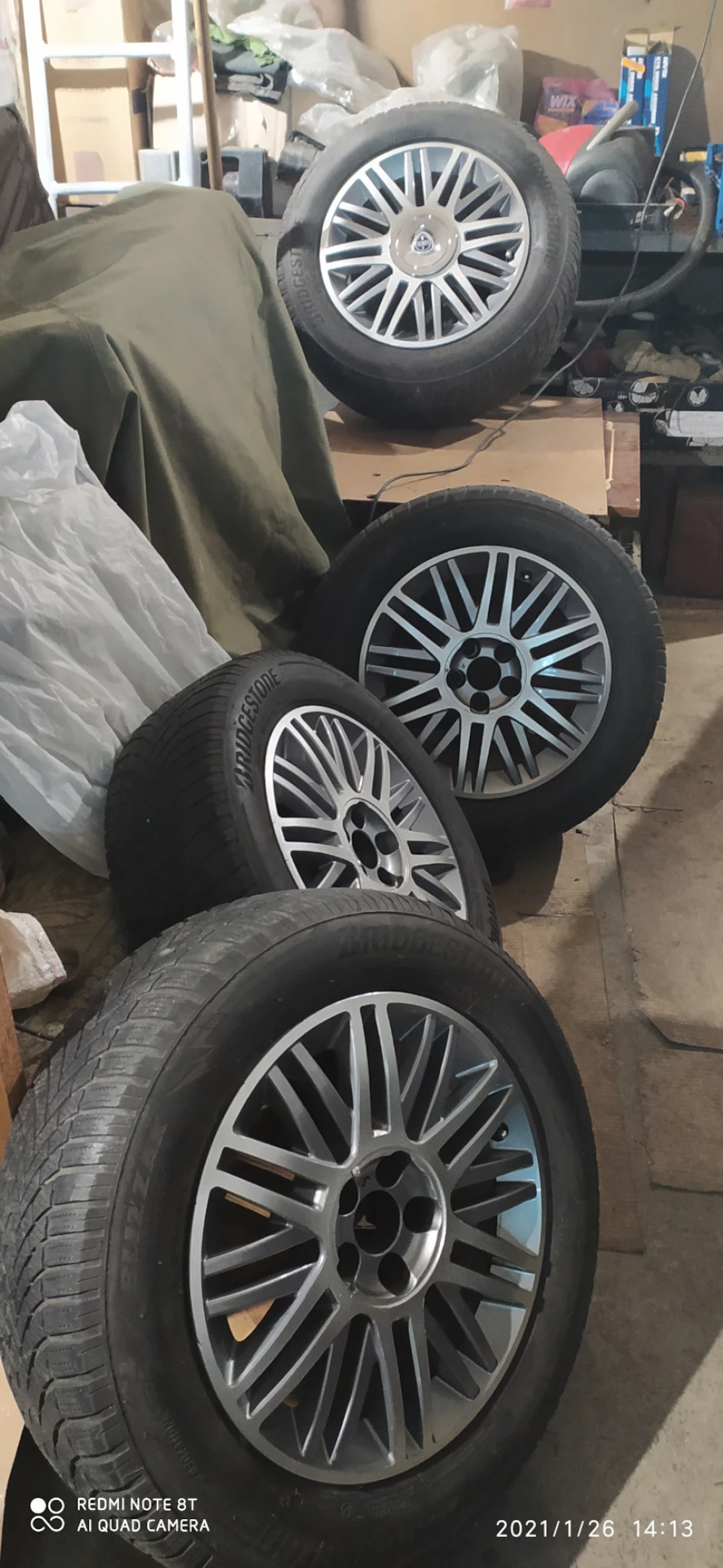 16 тапки з Lancia phedra.