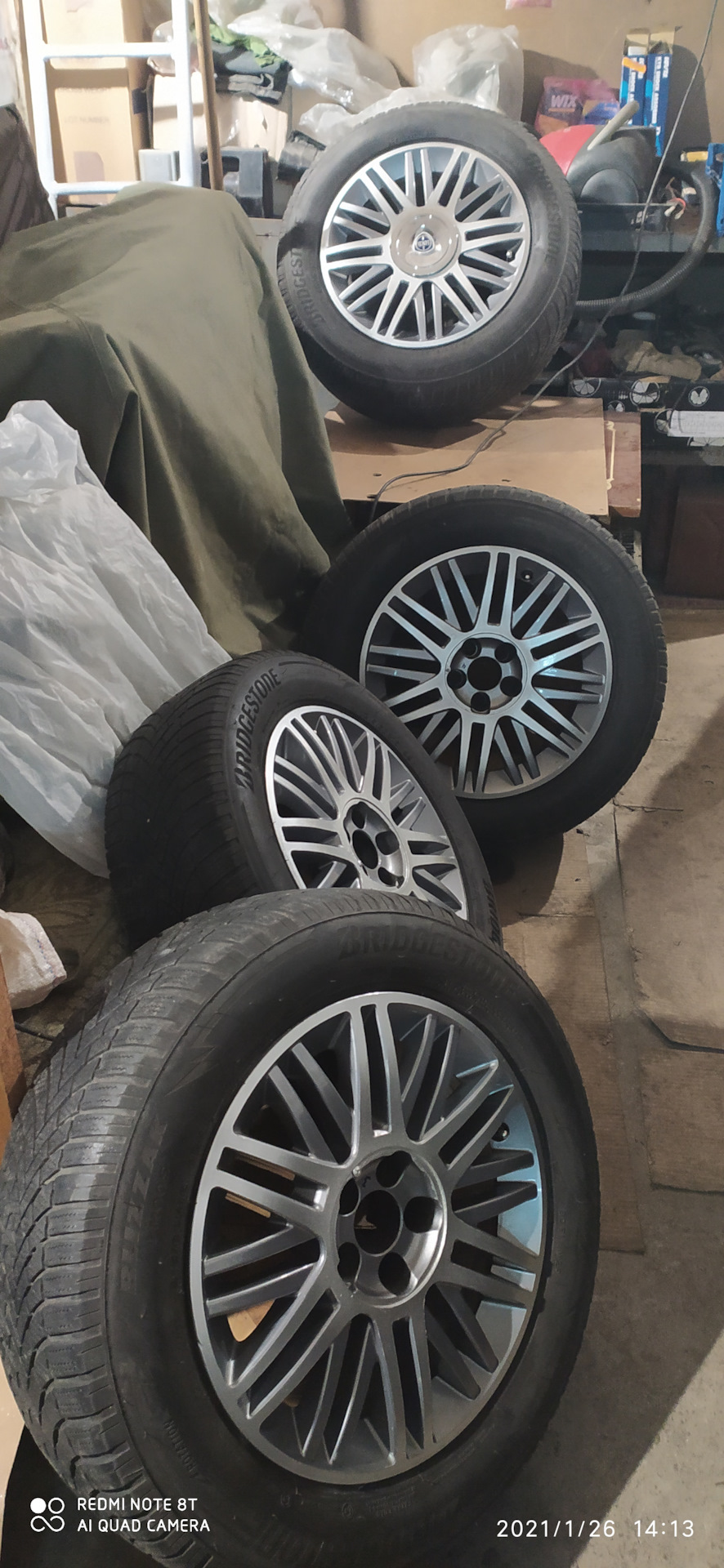 16 тапки з Lancia phedra. 1