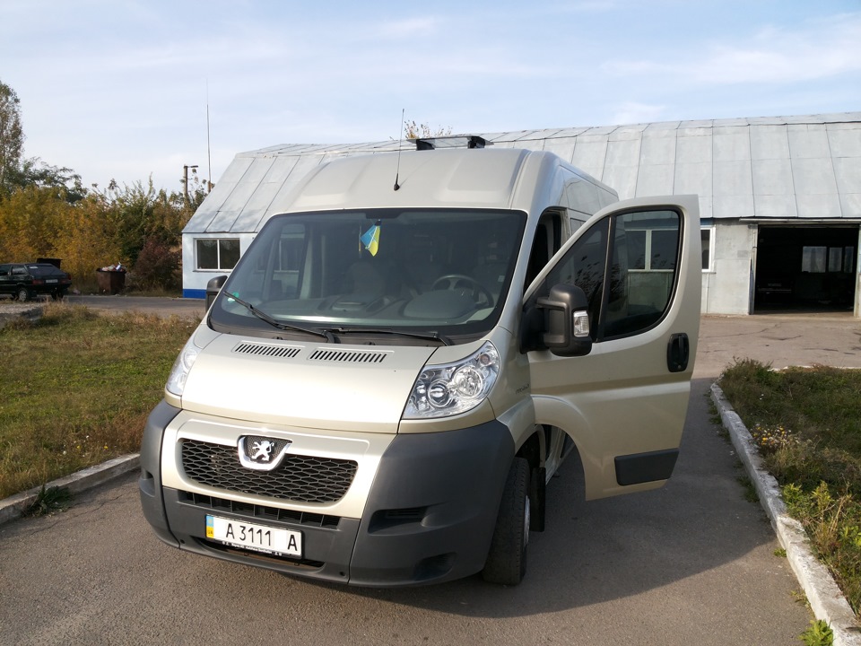 Продаж машини Peugeot Boxer White Gold L2H2 1