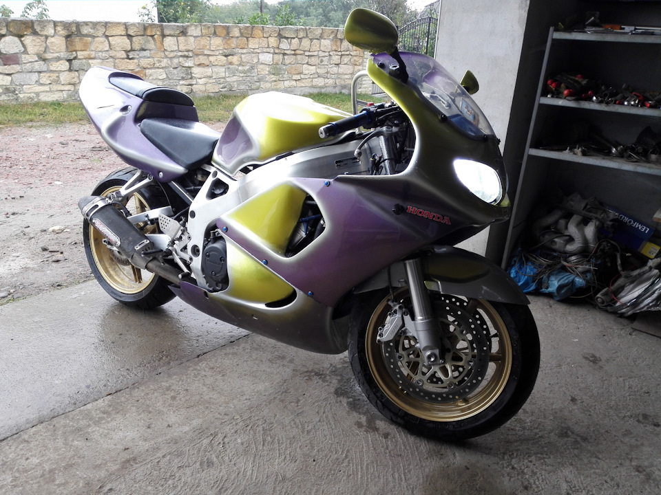 Поповнення в гаражі Honda cbr rrx 1