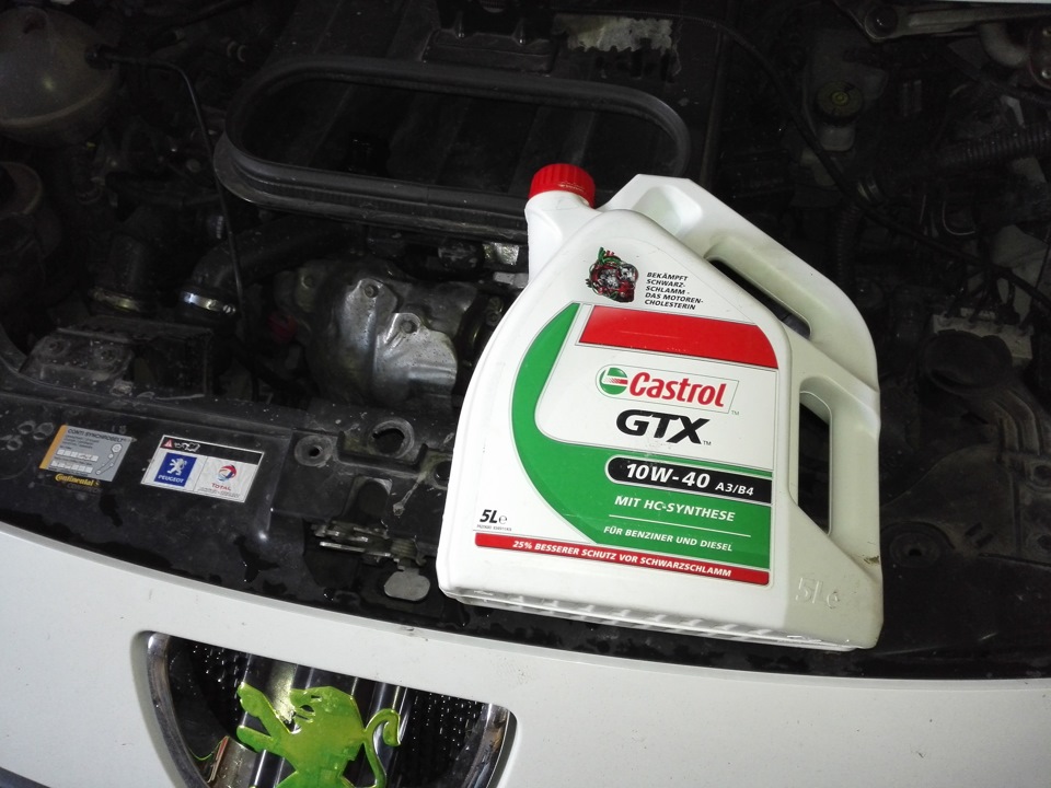 Заміна масла в двигуні! Castrol 5