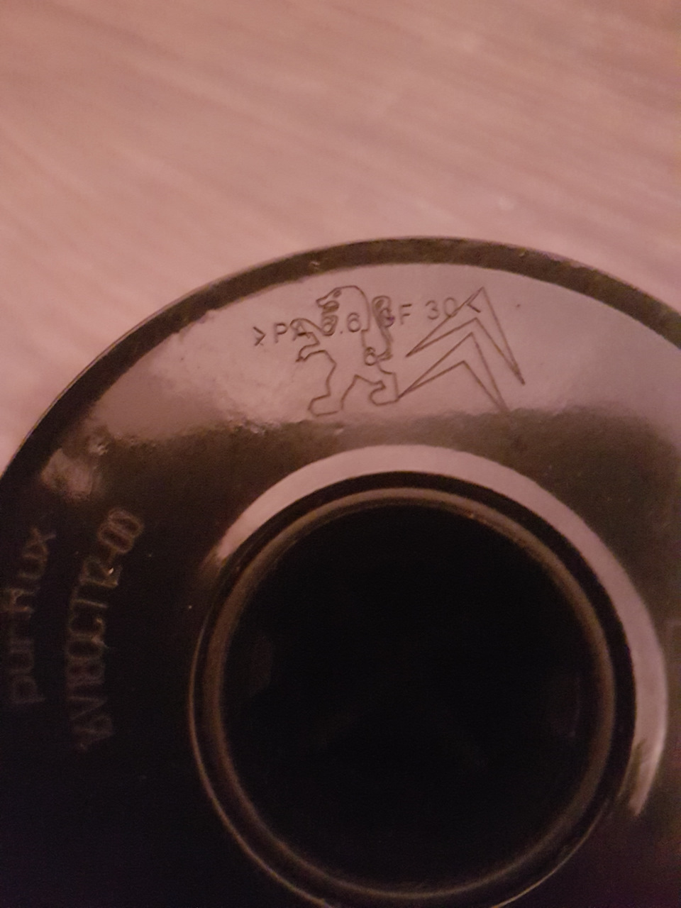 Продам масляний фільтр 2
