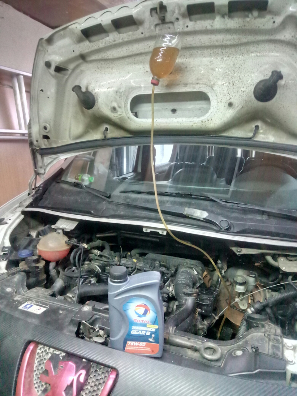 Заміна мастила в МКПП Peugeot Expert 1.6 1