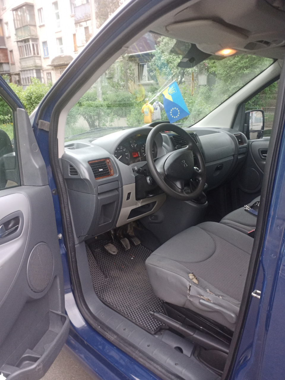 Заміна водійського сидіння 1