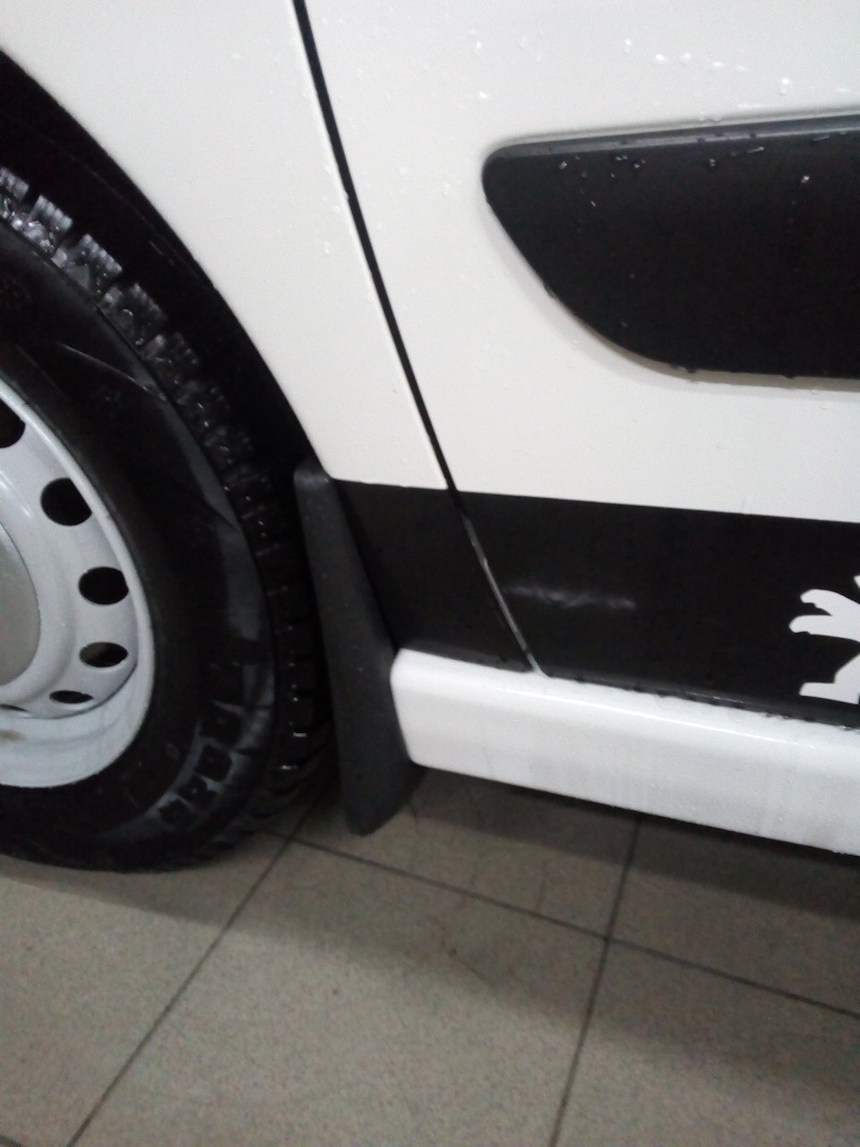 Передні бризковики PEUGEOT EXPERT 3