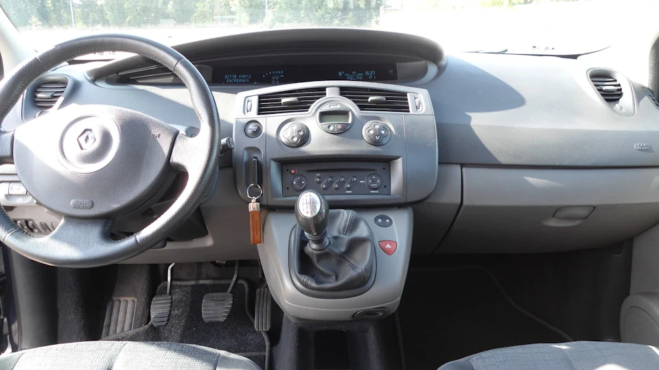 Renault Scenic Frau blau