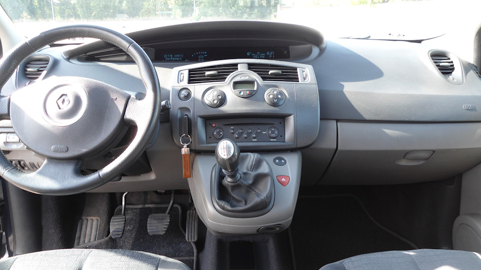 Renault Scenic Frau blau 1
