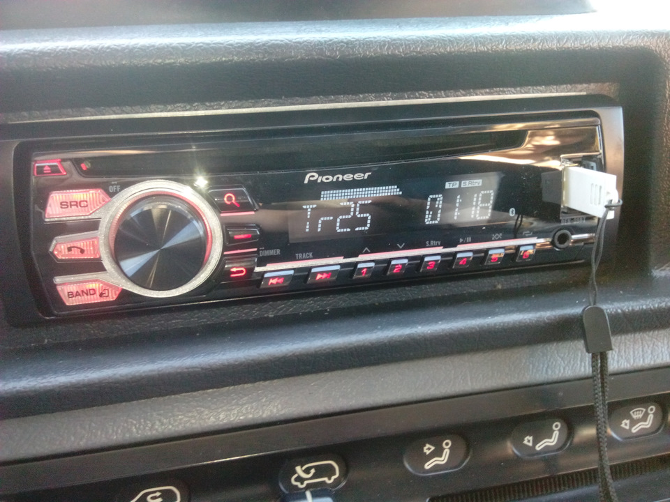 Pioneer DEH-09BT 4