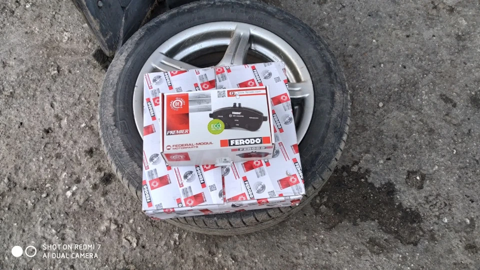 Заміна передніх дисків і колодок