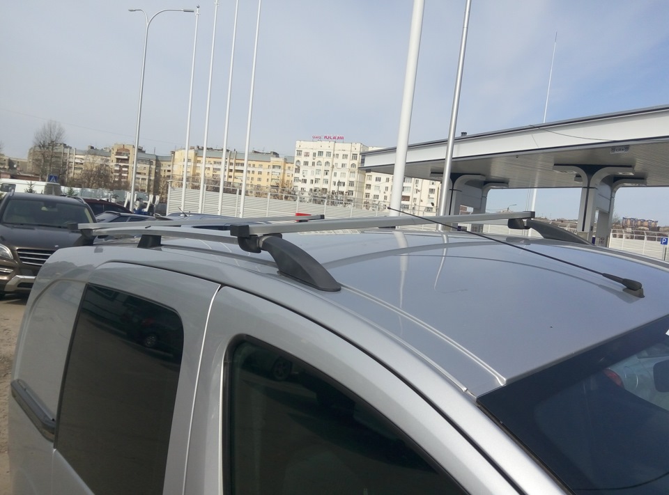 Багажник на рейлінги 1
