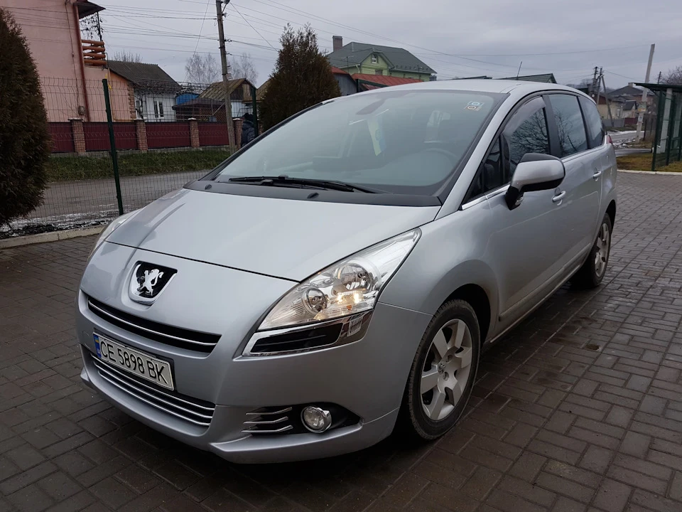 Peugeot 5008