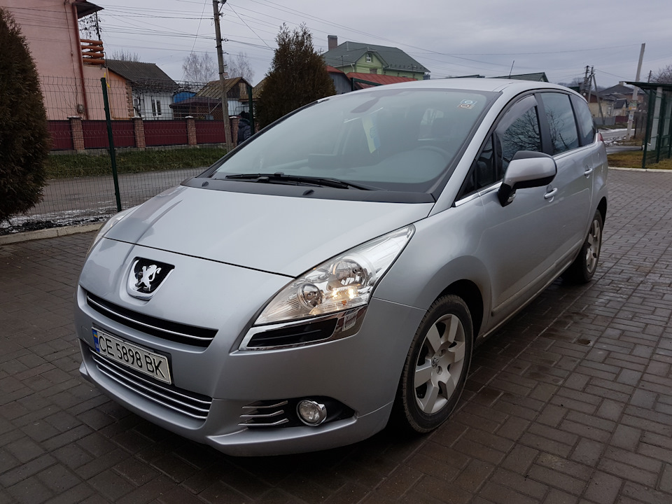 Peugeot 5008 1