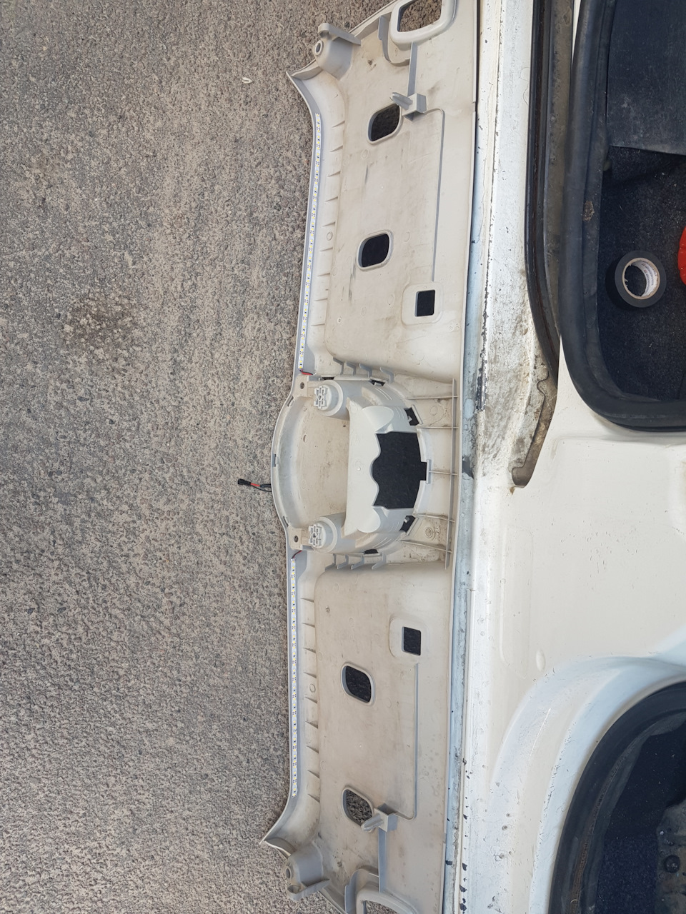 Підсвічування полиці над козирками 3