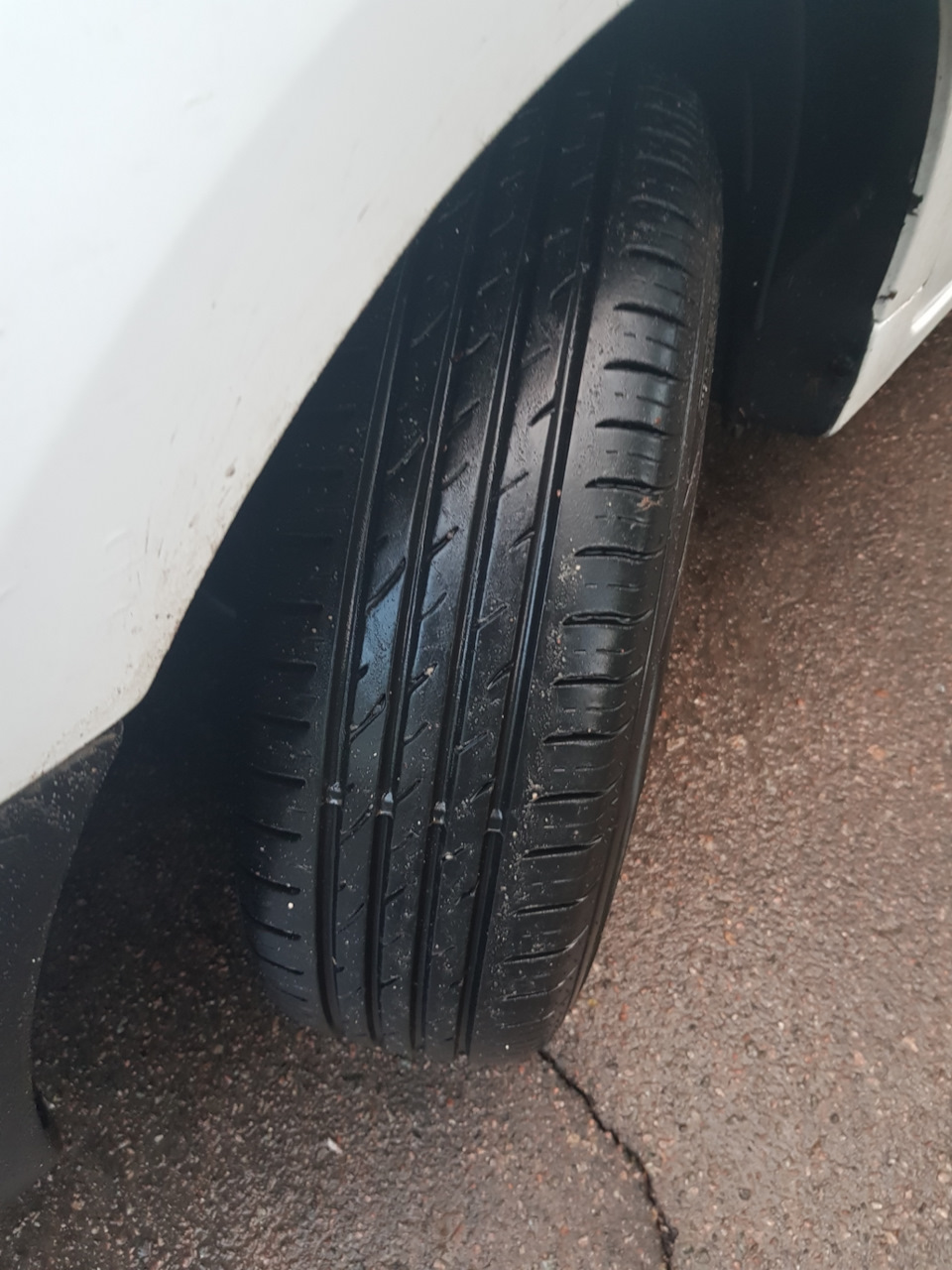 Резина roadstone 1